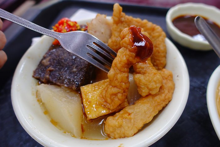 【食記】50餘年的老味道．亞東甜不辣 @萬華/龍山寺站