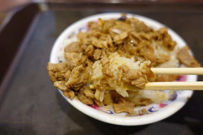 【嘉義．小吃】- 阿岸米糕．源興御香屋．文化路夜市美食(2)