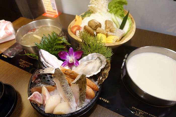 【食記】武木精緻鍋物．料好新鮮CP值高．牛奶鍋＋海鮮拼盤好大氣 @民生社區