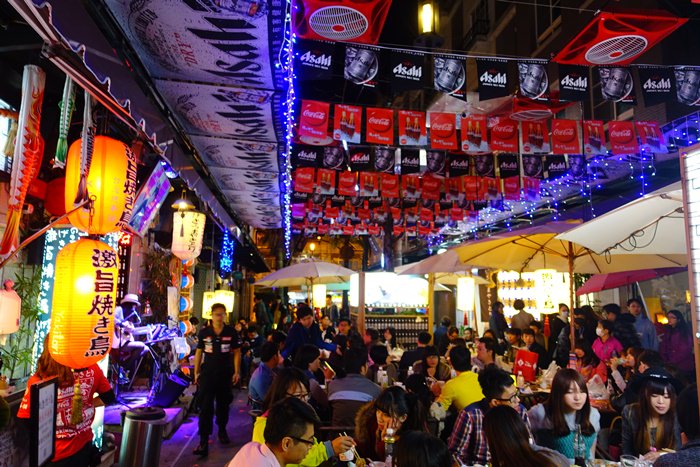 【台中．食記】- 激旨燒鳥Gekiuma Yakitori．超人氣排隊串燒．LIVE表演、免費雞湯、適合朋友聚會小酌的深夜食堂 @逢甲夜市