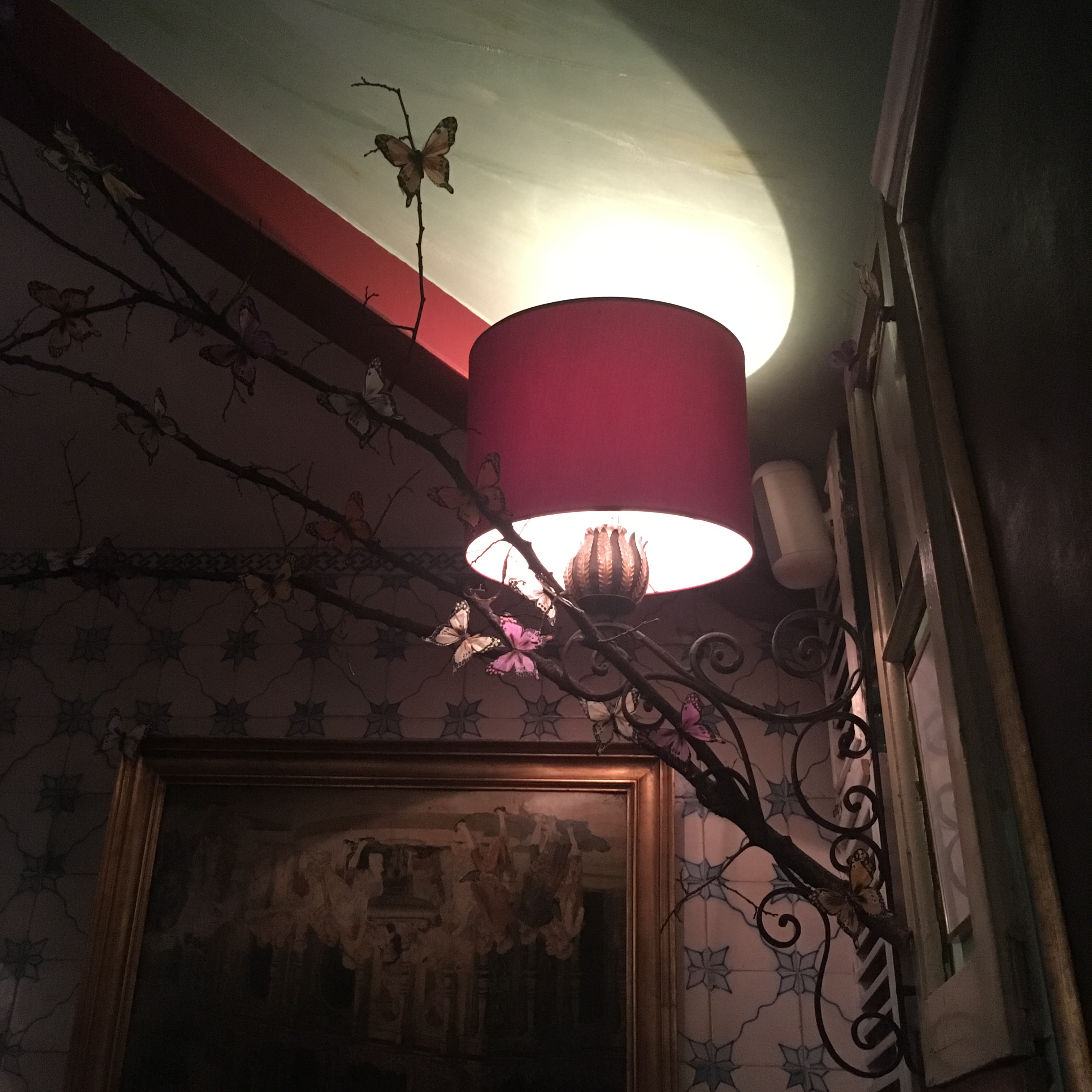 Upside down painting and deco