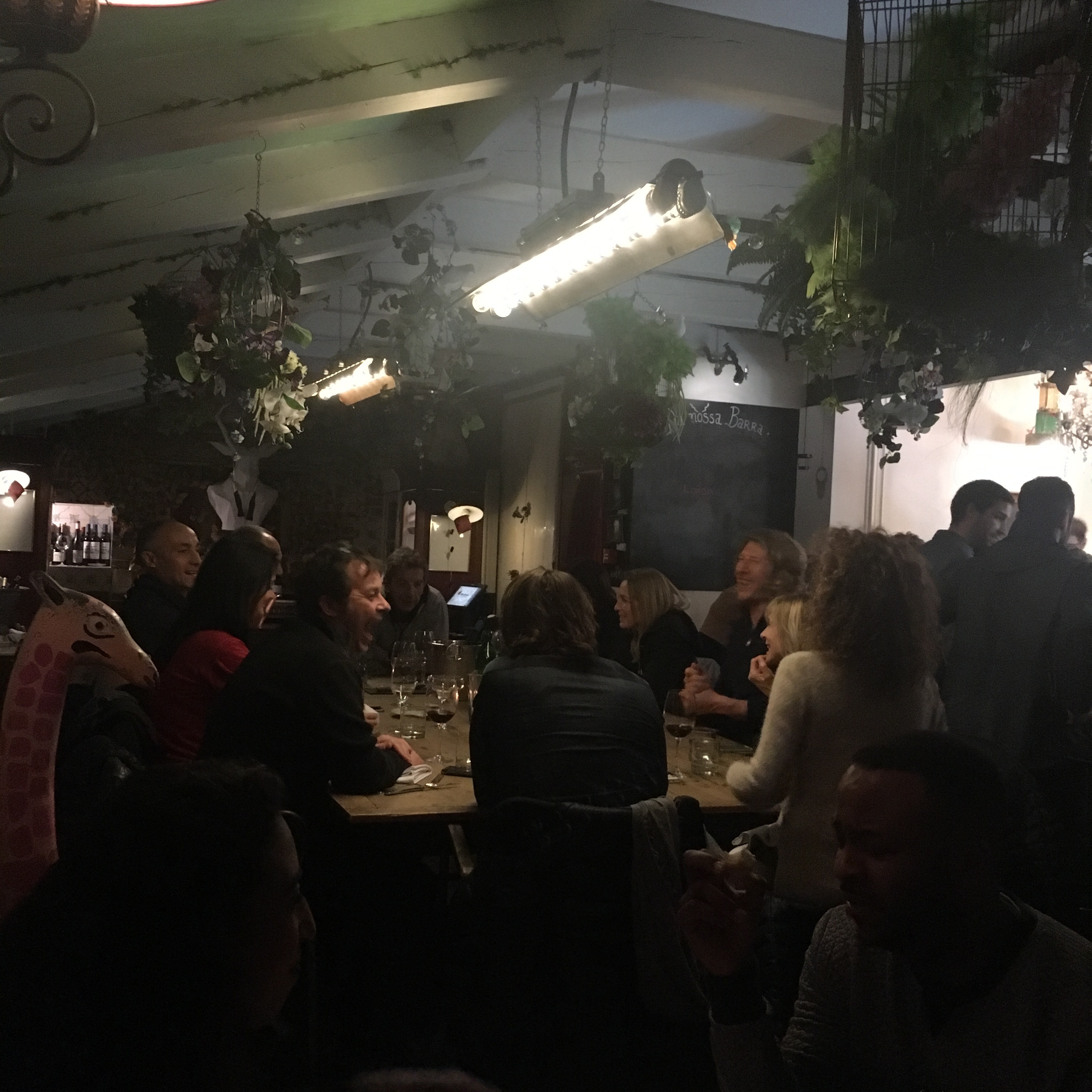 people in the restaueant