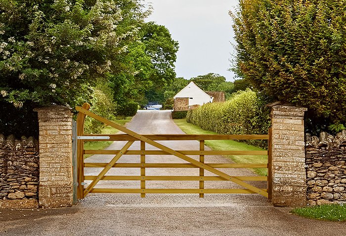 Estate 5 Bar Gate Charltons Gates And Fencing