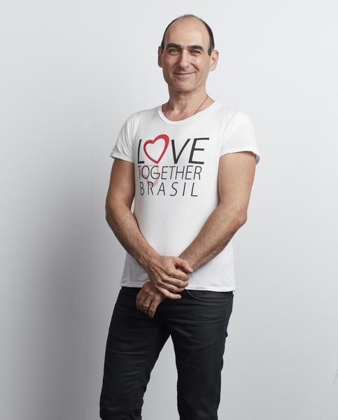 Amir Slama para Love Together (Divulgação)