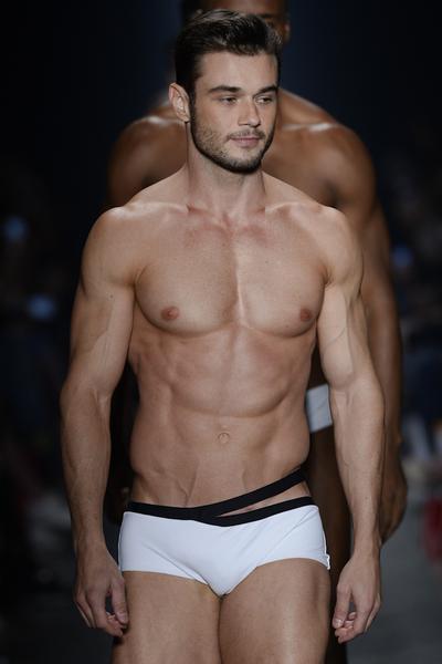 Amadeo Leandro para Amir Slama SPFWN41 (Divulgação)