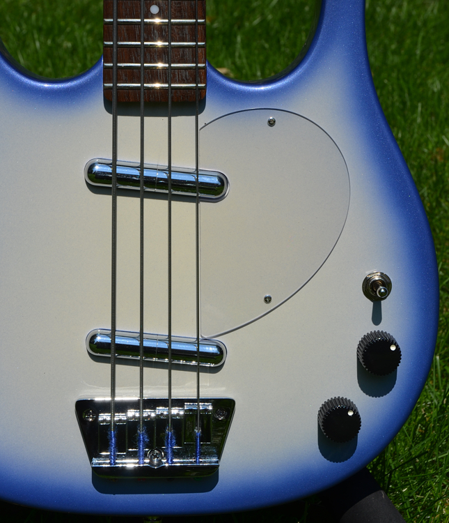 2006 Danelectro “Pro” Lornhorn Bass | ChasingGuitars