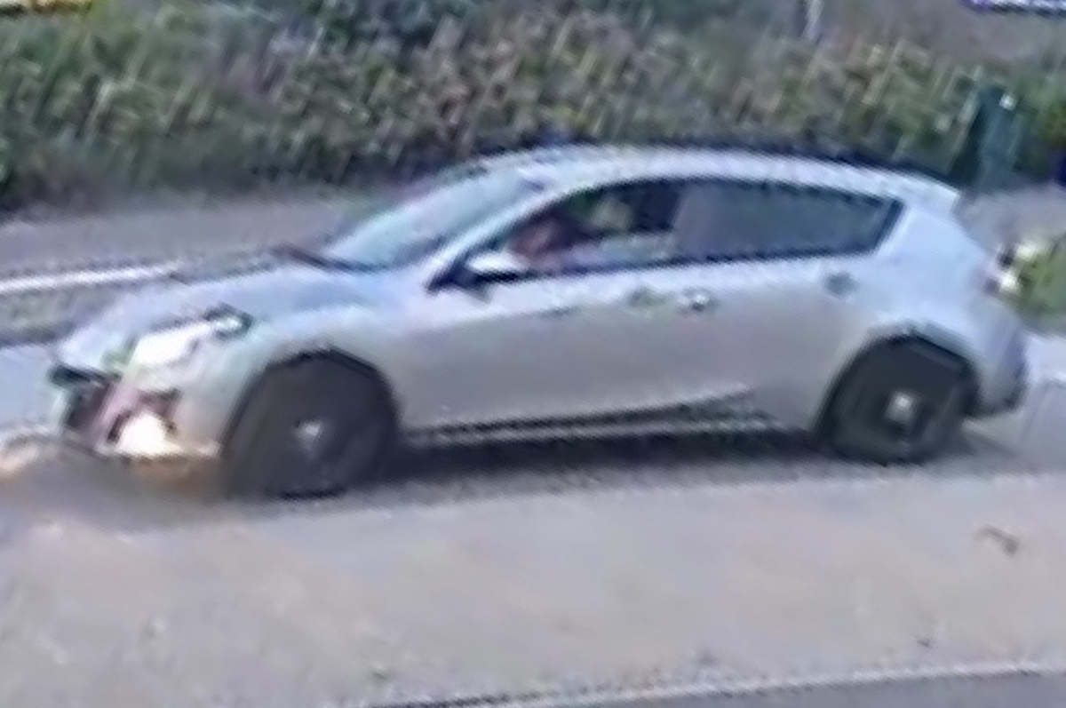 Politie zoekt (donker) grijze Mazda 3 inzake dood Tamar (14) – (video)