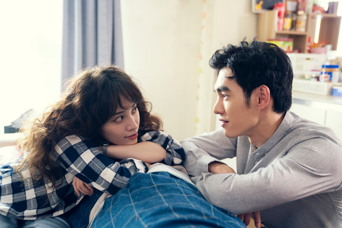 《腦波小姐》歐陽妮妮倔強少女心開陰陽眼見鬼，張書豪、豆花妹與張捷共演台版開心鬼 | 劇評