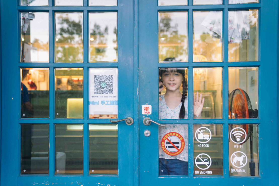 可能弄哭你的疫情紀錄片！黃鐙輝主演〈居家防疫日記〉導演林亞佑聊《隔離丁尼》短片集拍製過程：2021高雄電影節專訪