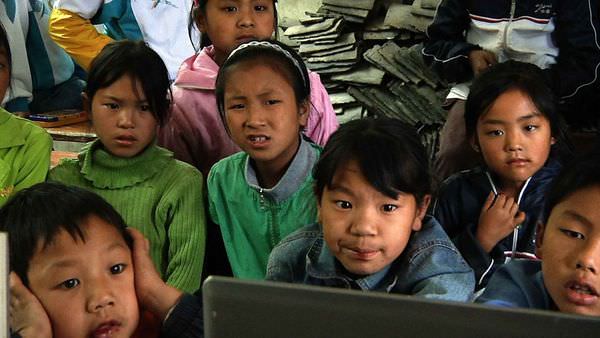 【影評】《明天會更好》 On the Rim of the Sky 紀錄片比劇情片更精采