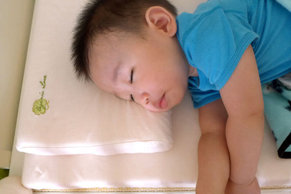 【試用】mammyshop 媽咪小站 有機棉 嬰兒護頸枕、護脊床墊