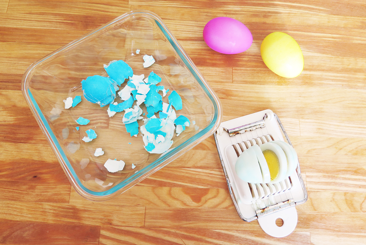 slicing the eggs