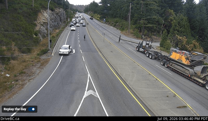 Malahat Highway Closure: 18-Wheeler Accident Causes Power Outage and Brush Fire (2026)
