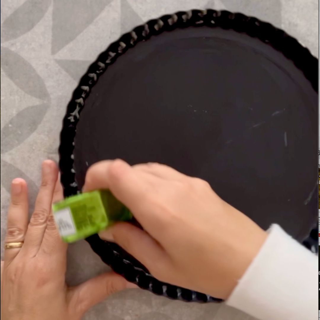 Brush the bottom of the baking pan with butter.
