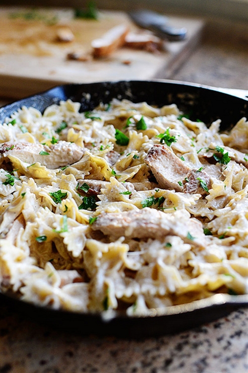 And watch videos demonstrating recipe prep and cooking techniques. Bowtie Chicken Alfredo recipe | Chefthisup