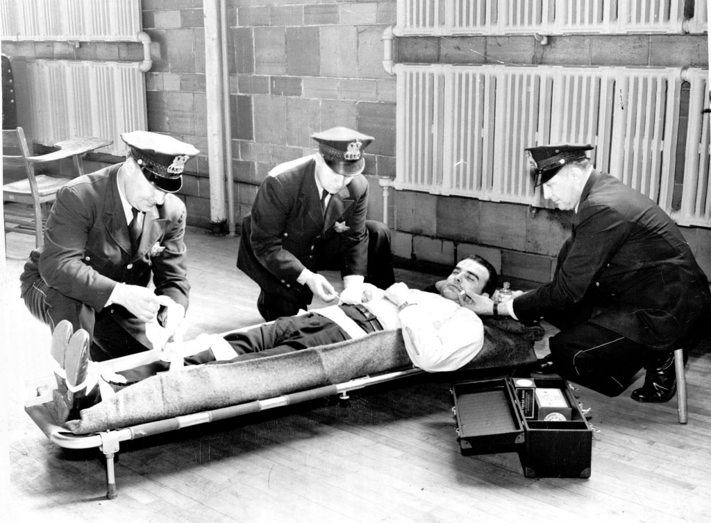 Should cops provide first aid to people they shoot? - Chicago Reader
