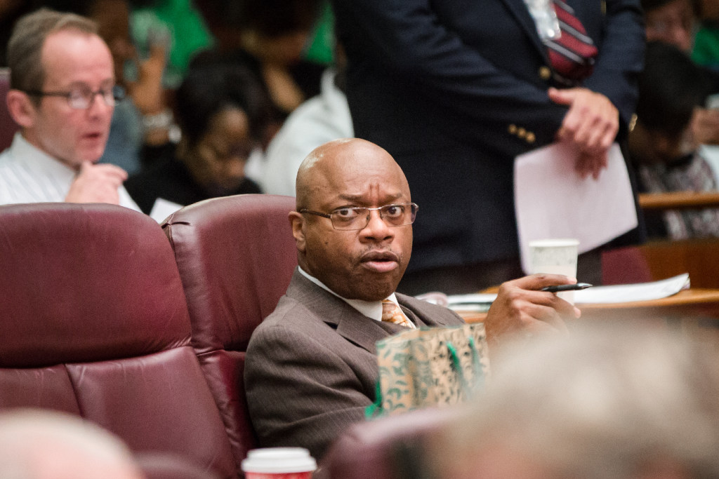 Alderman Willie Cochran indicted by grand jury for wire fraud, bribery ...