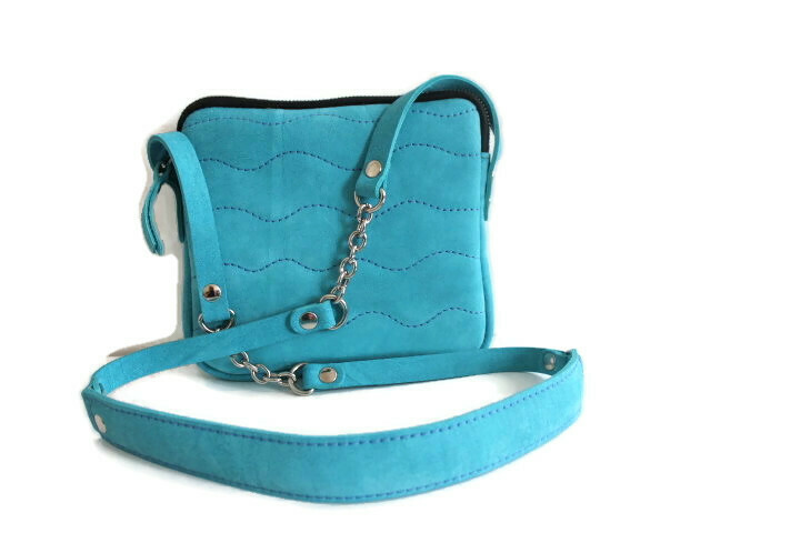 pochette turquoise
