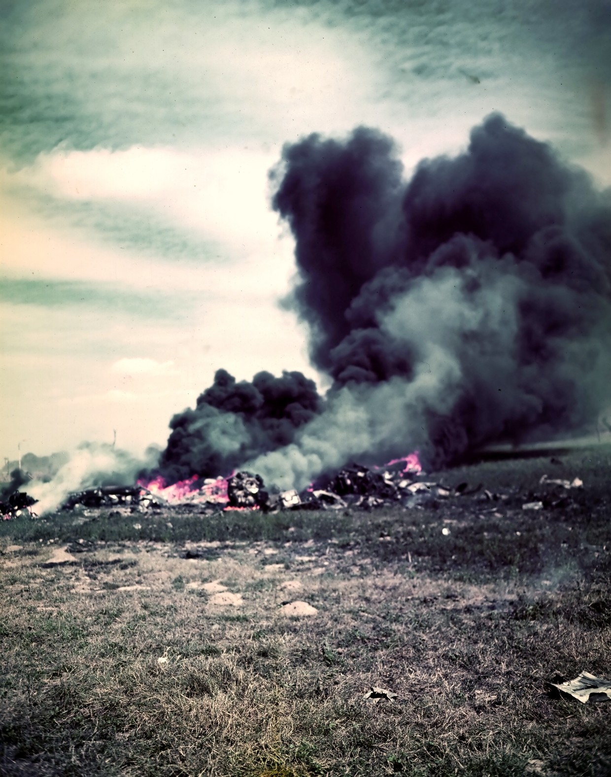 Fogo na área da praia de Juno, Normandia, França, 6 de junho de 1944