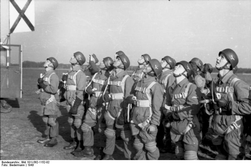 Italien, Fallschirmjäger bei Ausbildung