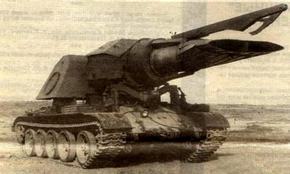 Traineira Progvev-T Gasdynamic - Este é um tanque russo T-54 com um motor VC-1 de jato Mig no lugar do canhão. Foi usado para se livrar de minas terrestres usando o calor para detoná-las. Coisa bem delicada.