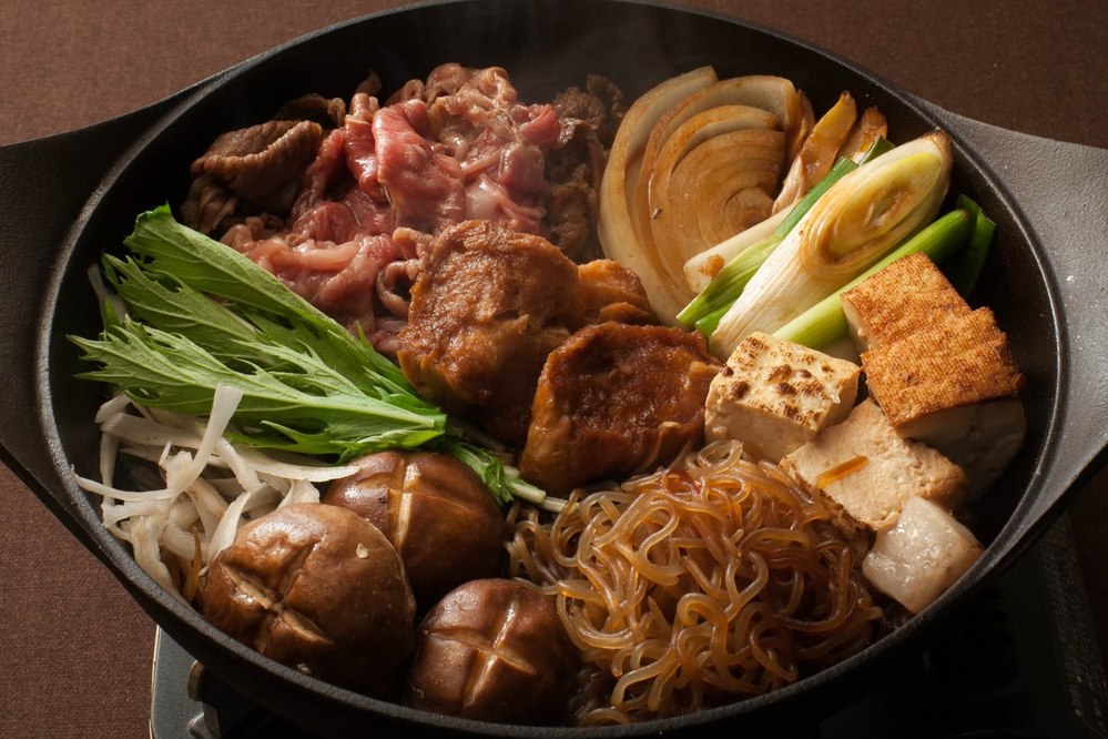 すき焼きの作り方を教えて下さい。入れる順番とか・・美味しく食べたいで...