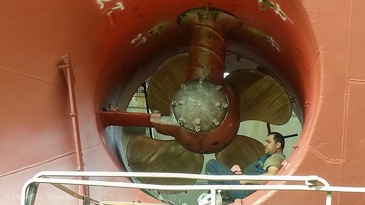 What you need to know about vessel thrusters (bow and stern)