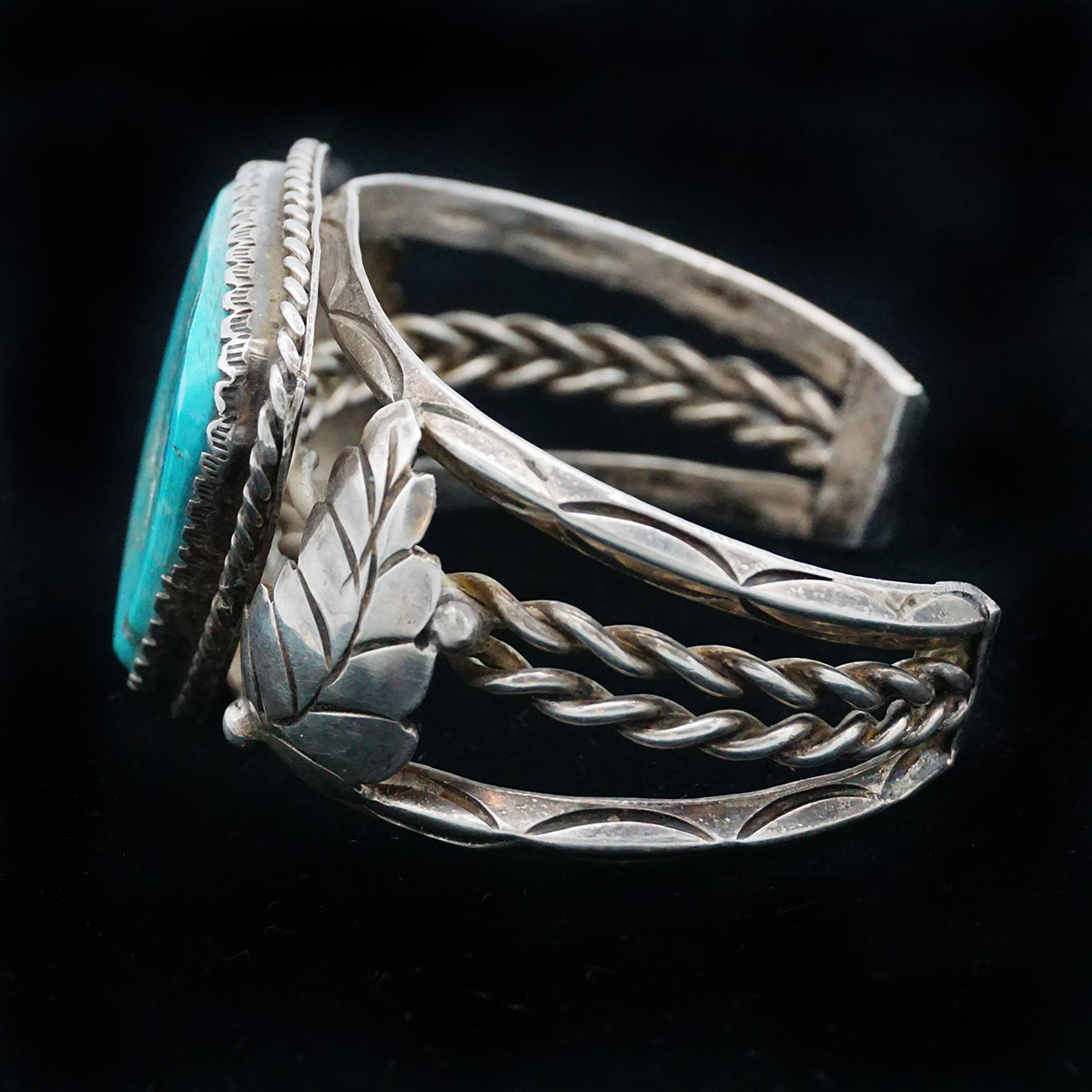 Vintage Navajo★ turquoise silver bangle Chimayo Trading Navajo Rugs Pueblo Pottery Fine ArtVintage Navajo