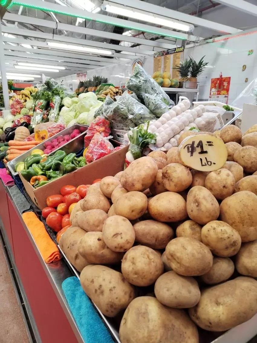 基本食品篮价格持续攀升 民众生活受影响