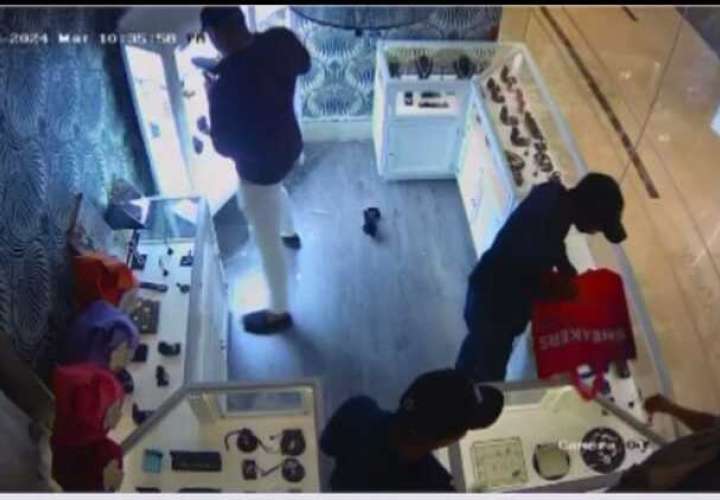 喜来登酒店内珠宝店和服装店遭盗窃