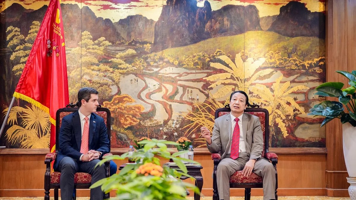 巴拿马副外长访问河内力邀越南企业利用科隆自由区布局拉美
