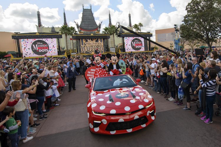 minnie parade2