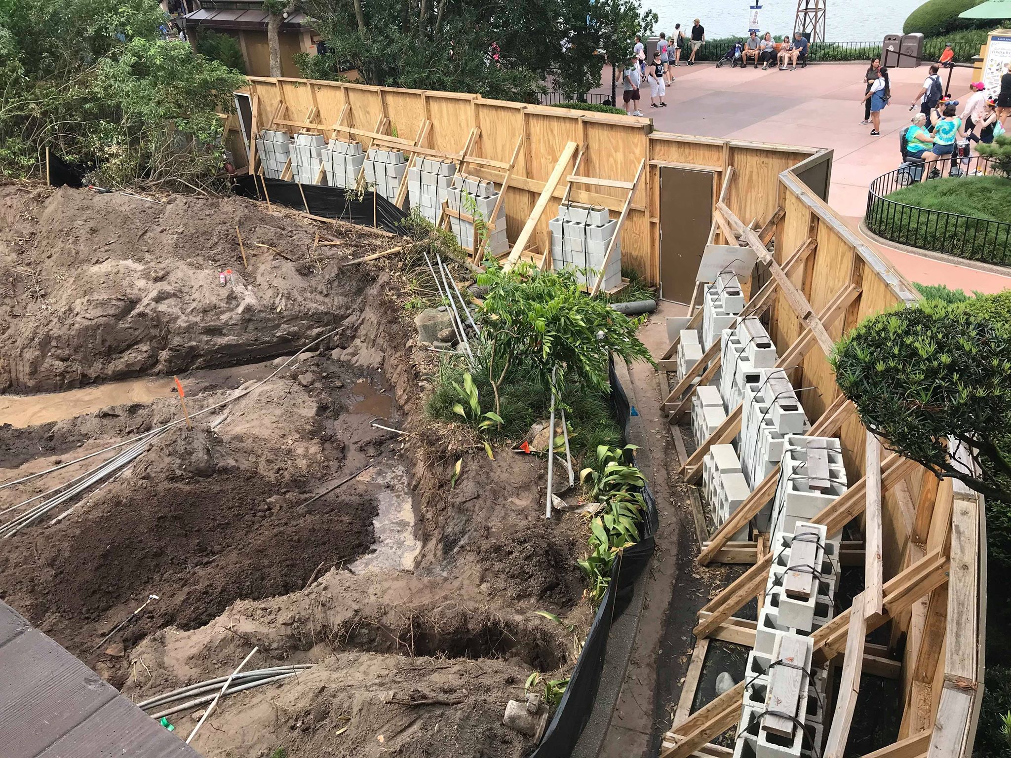 What’s NEW in Epcot?? Japan construction walls are up for a NEW restaurant!