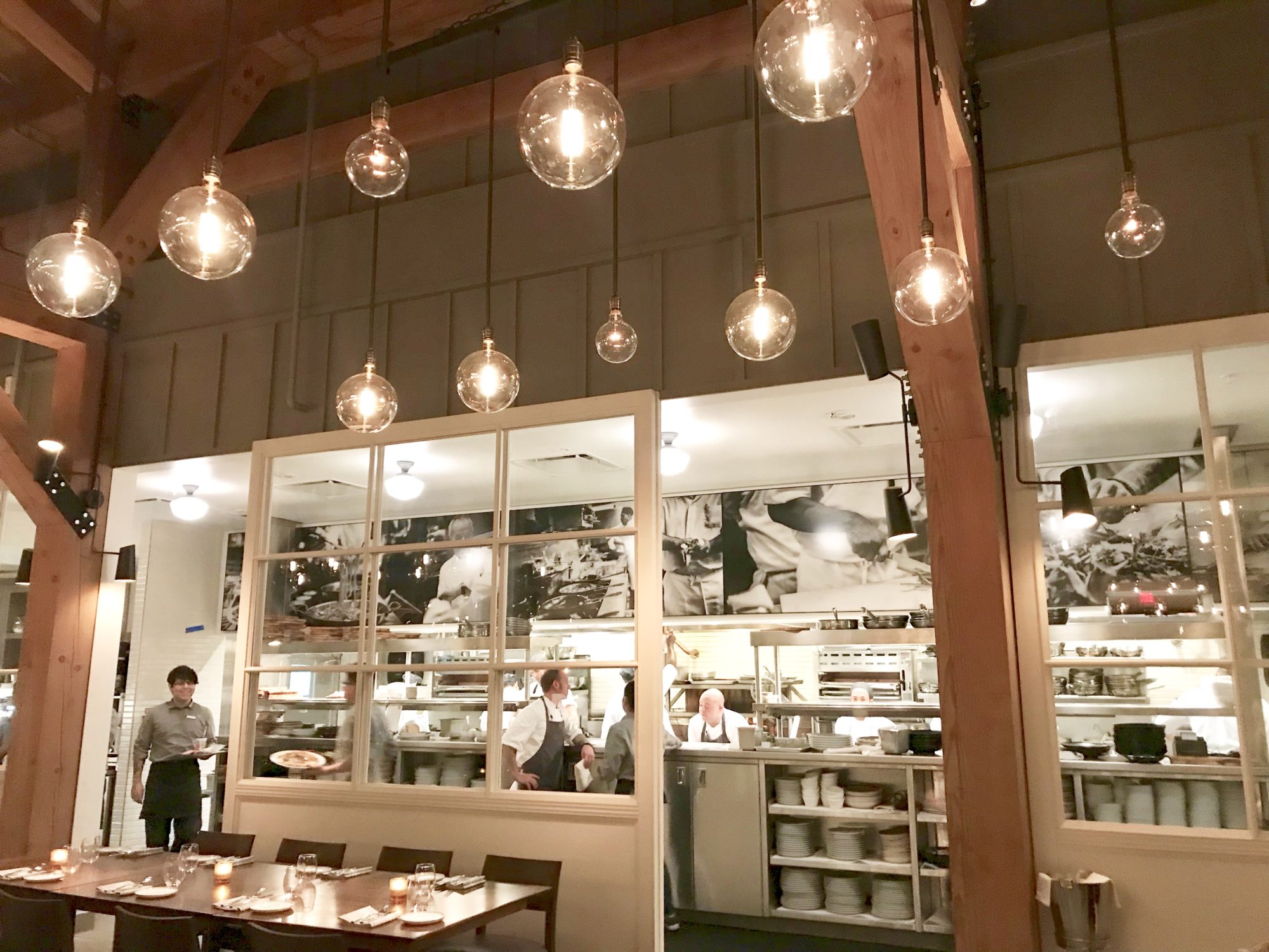 Wolfgang Puck Bar & Grill - Review