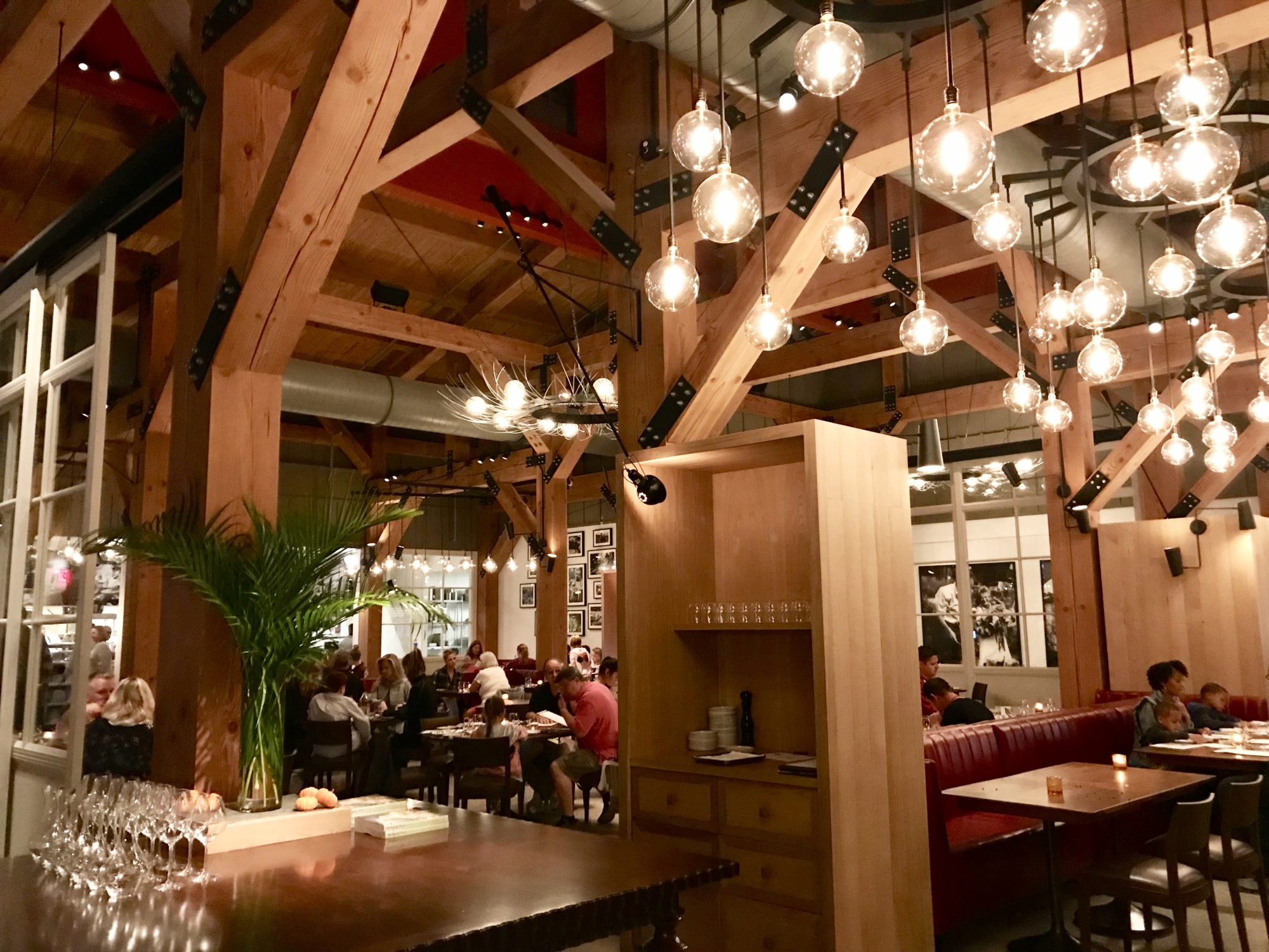 Wolfgang Puck Bar & Grill - Review