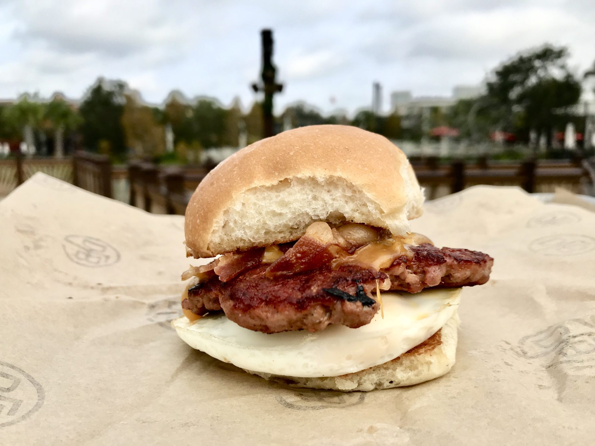 D-Luxe Burger Adds Breakfast Menu - Review
