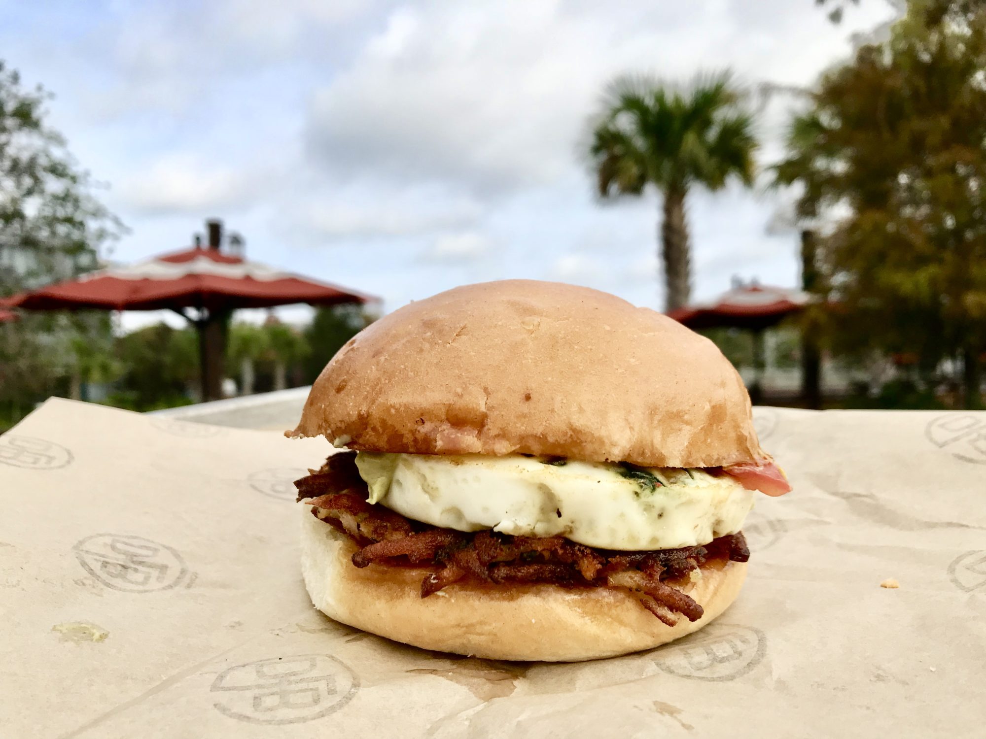 D-Luxe Burger Adds Breakfast Menu - Review