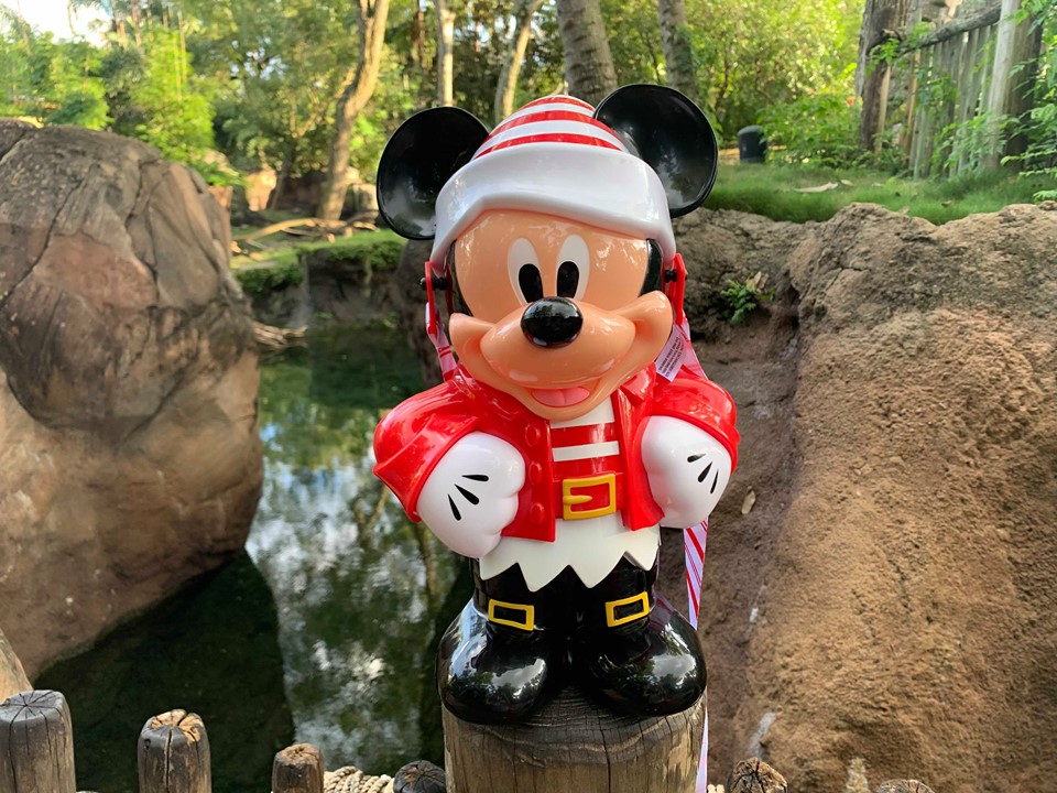 Mickey Santa 2