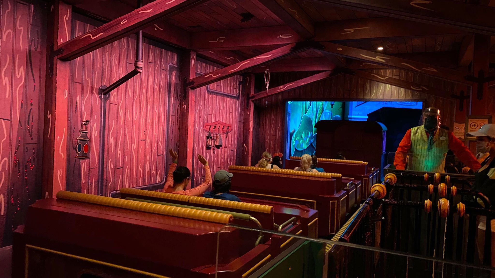 Mickey and Minnie's Runaway Railway
