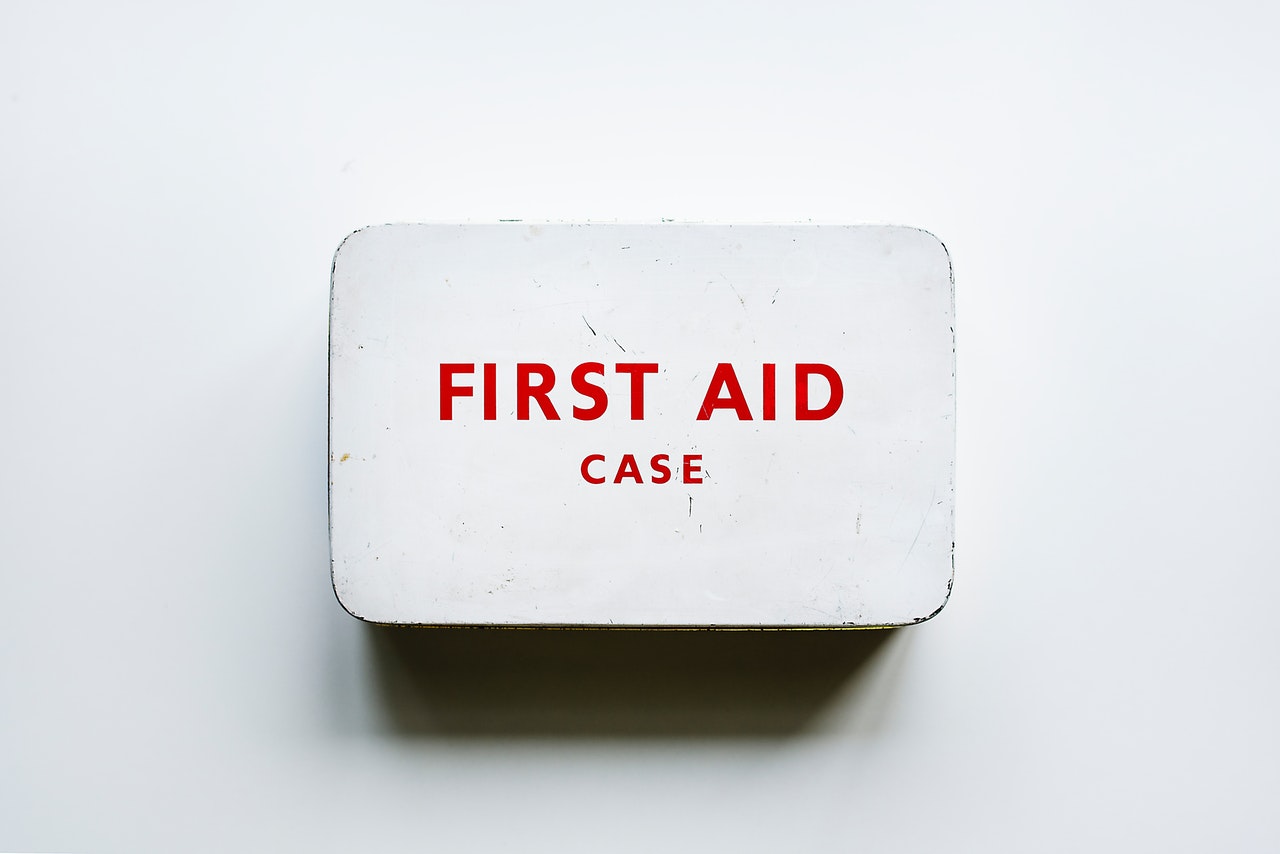 first aid kit essentials for travelling