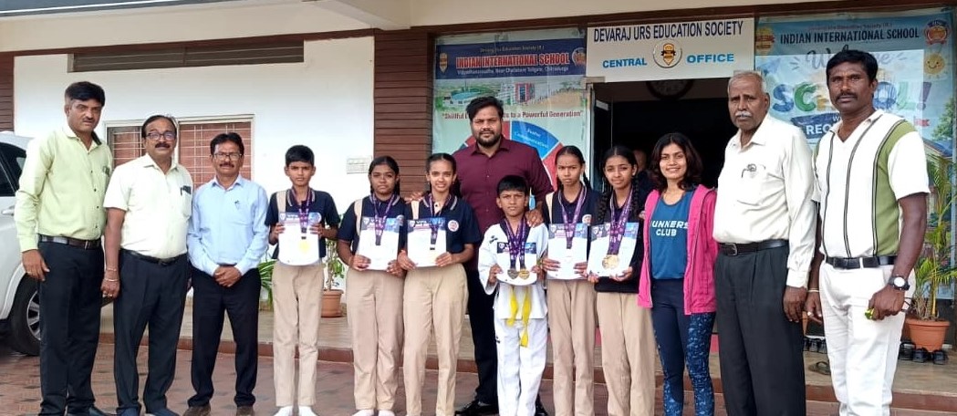 ಬೆಳ್ಳಿ, ಬಂಗಾರದ ಪದಕ ಗೆದ್ದ ಮಕ್ಕಳು | ಇಂಡಿಯನ್ ಇಂಟರ್ ನ್ಯಾಷನಲ್ ಶಾಲೆಯಲ್ಲಿ ಅಭಿನಂದನೆ