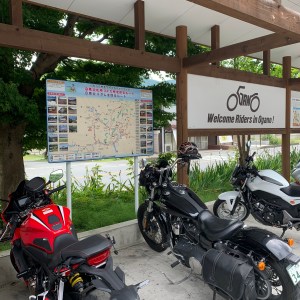 小鹿野町、道の駅両神温泉の屋根付き駐輪場にてwith CBR650R