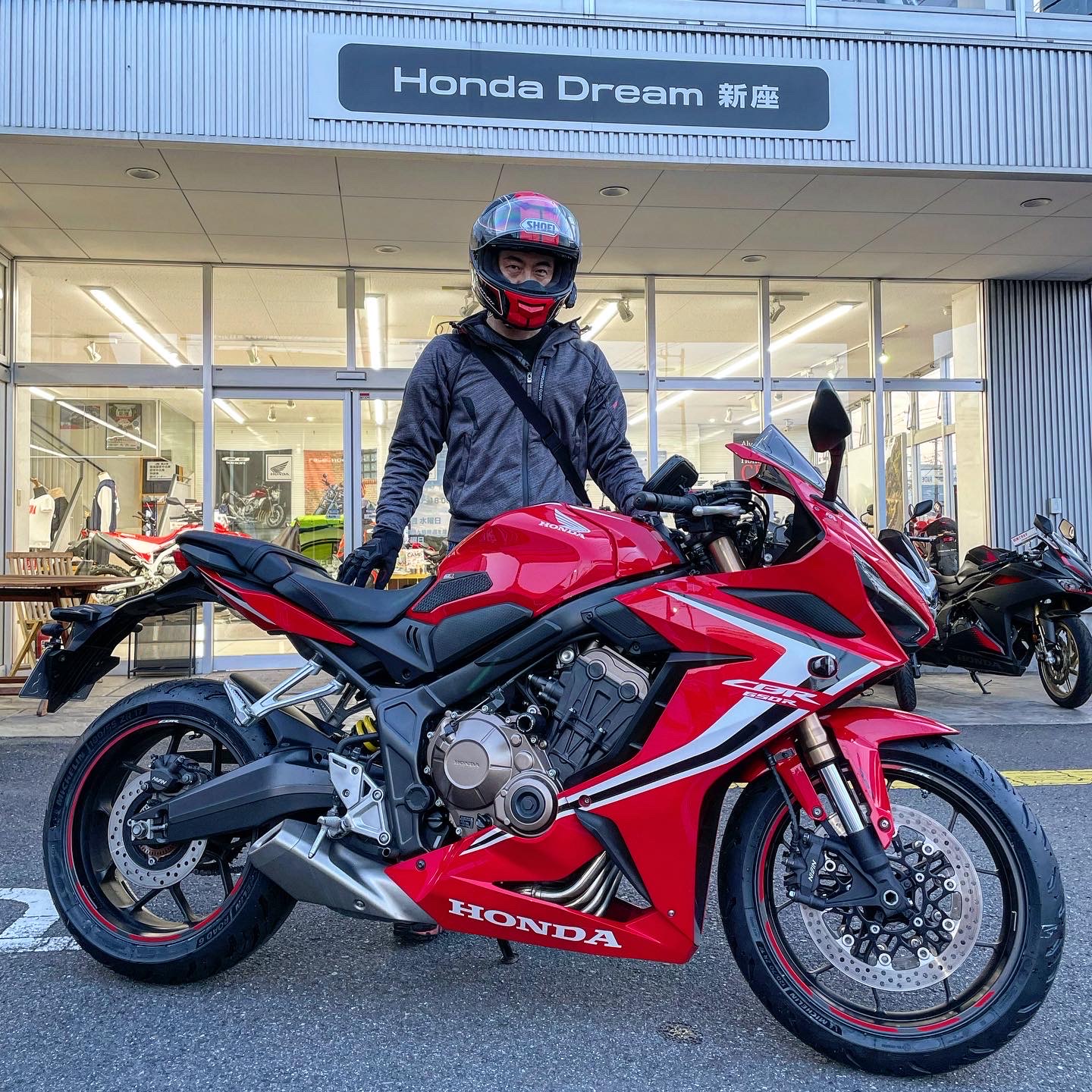 バイクに40000円使いました。 バイクに40000円使いました。