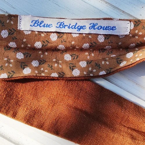 Hair tie/ Headband - Collaboration - Cinnamon + white flowers Blue Bridge House