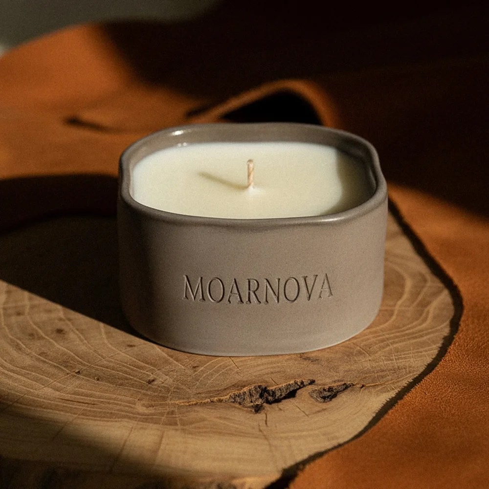 Concrete soy candle - Ash & Leather Moarnova