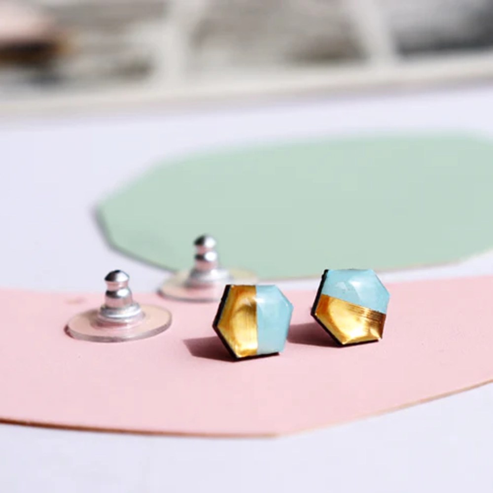 Nugget stud earrings - LIght blue/gold