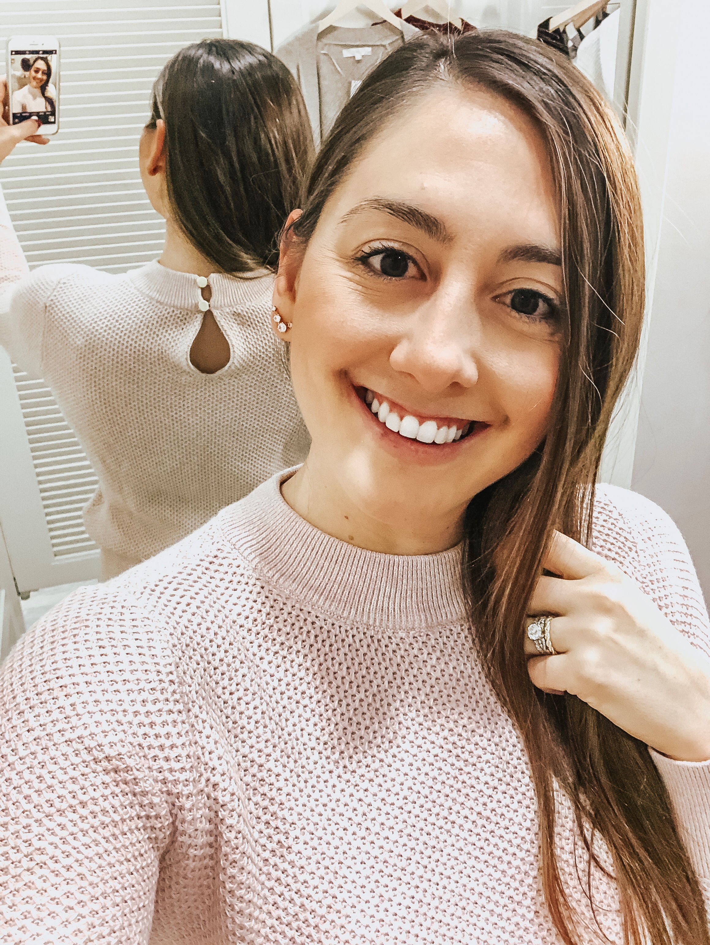 It's the perfect time to bundle up in cozy sweaters & the Loft has some great ones this year! Come check out my Loft Try-on and see what is new this season.