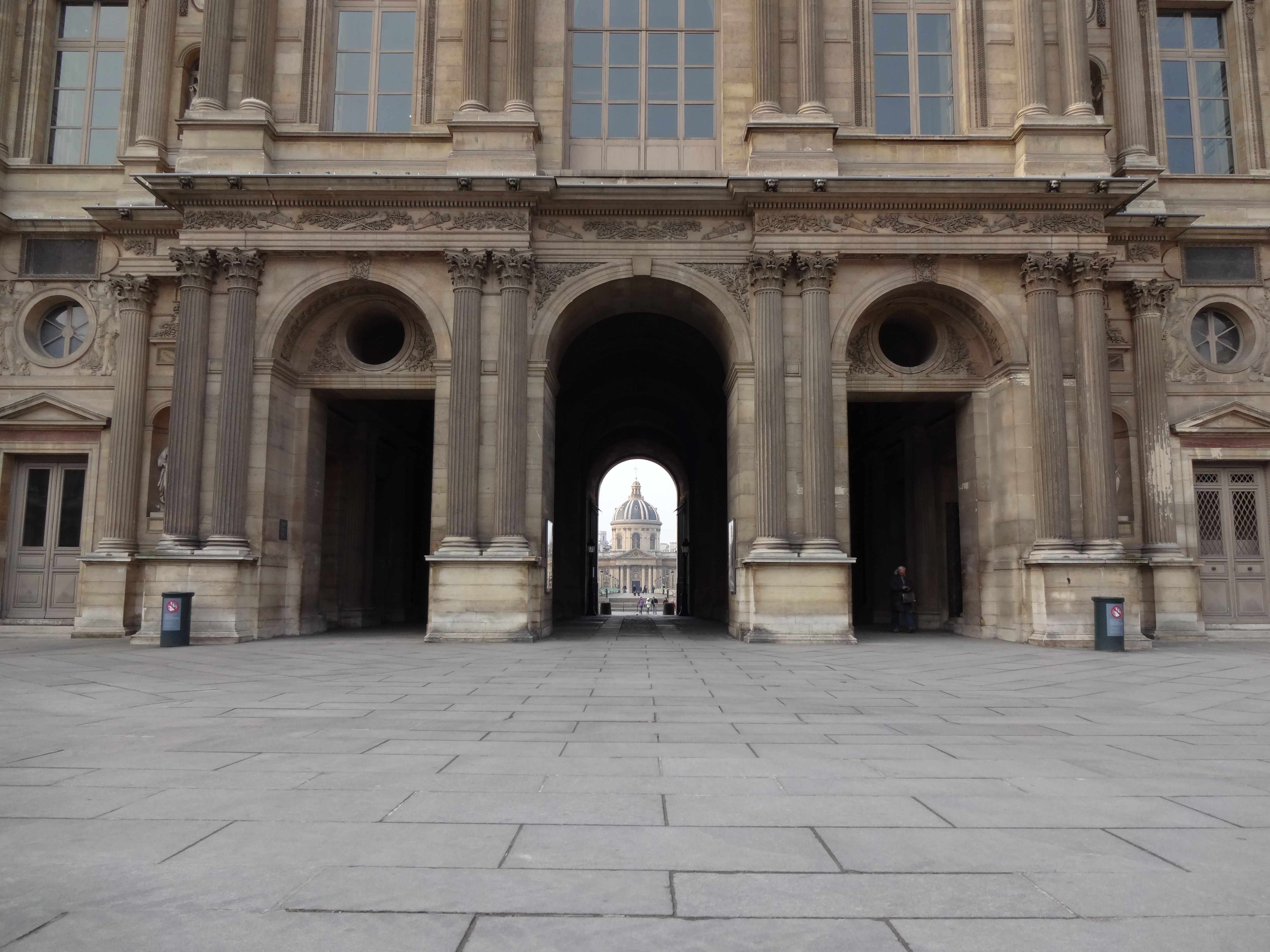 Cour Carré to Institut de France