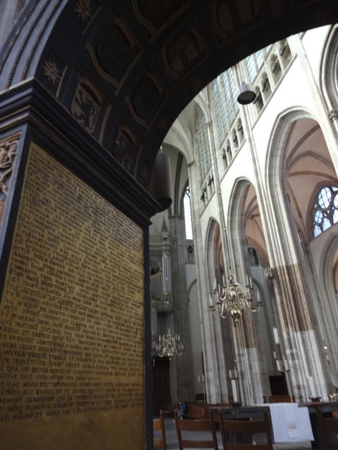 Inside Die Dom