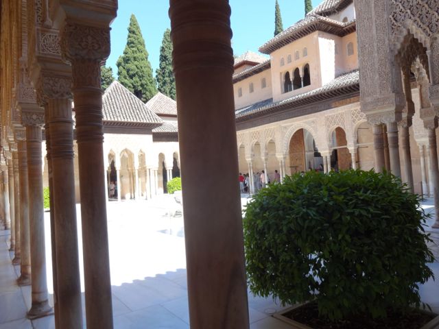 Patio de los Leones